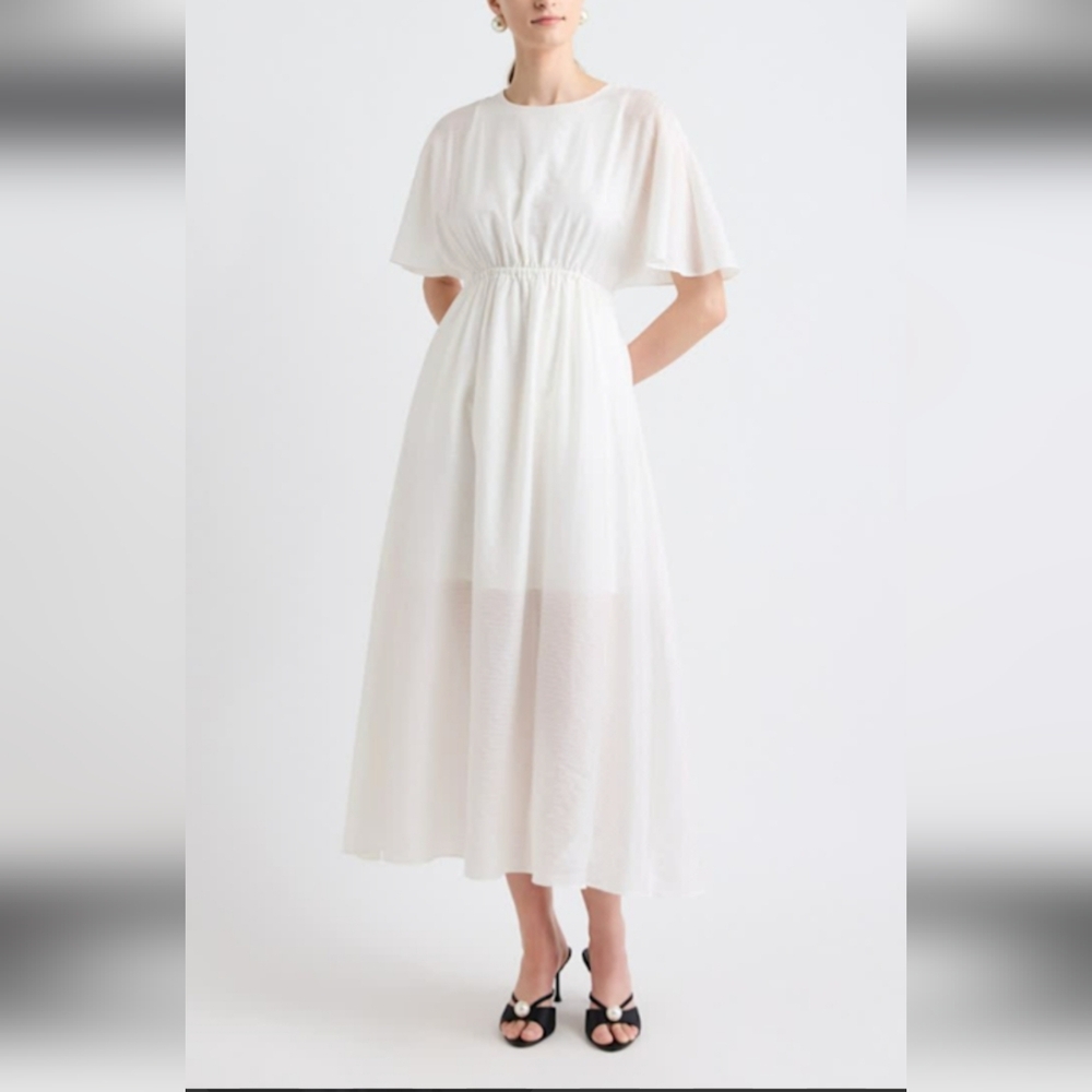 RW& CO White maxi dress with keyhole design on the back pockets on the side med